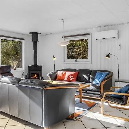 Arnold - 3-3km From The Sea In Western Jutland By Interhome *